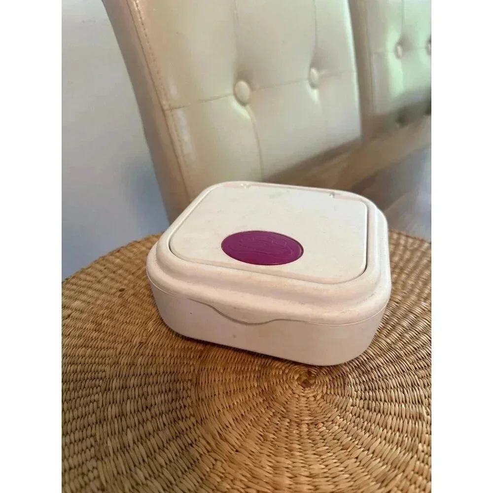 Kandoo Wipes plastic container